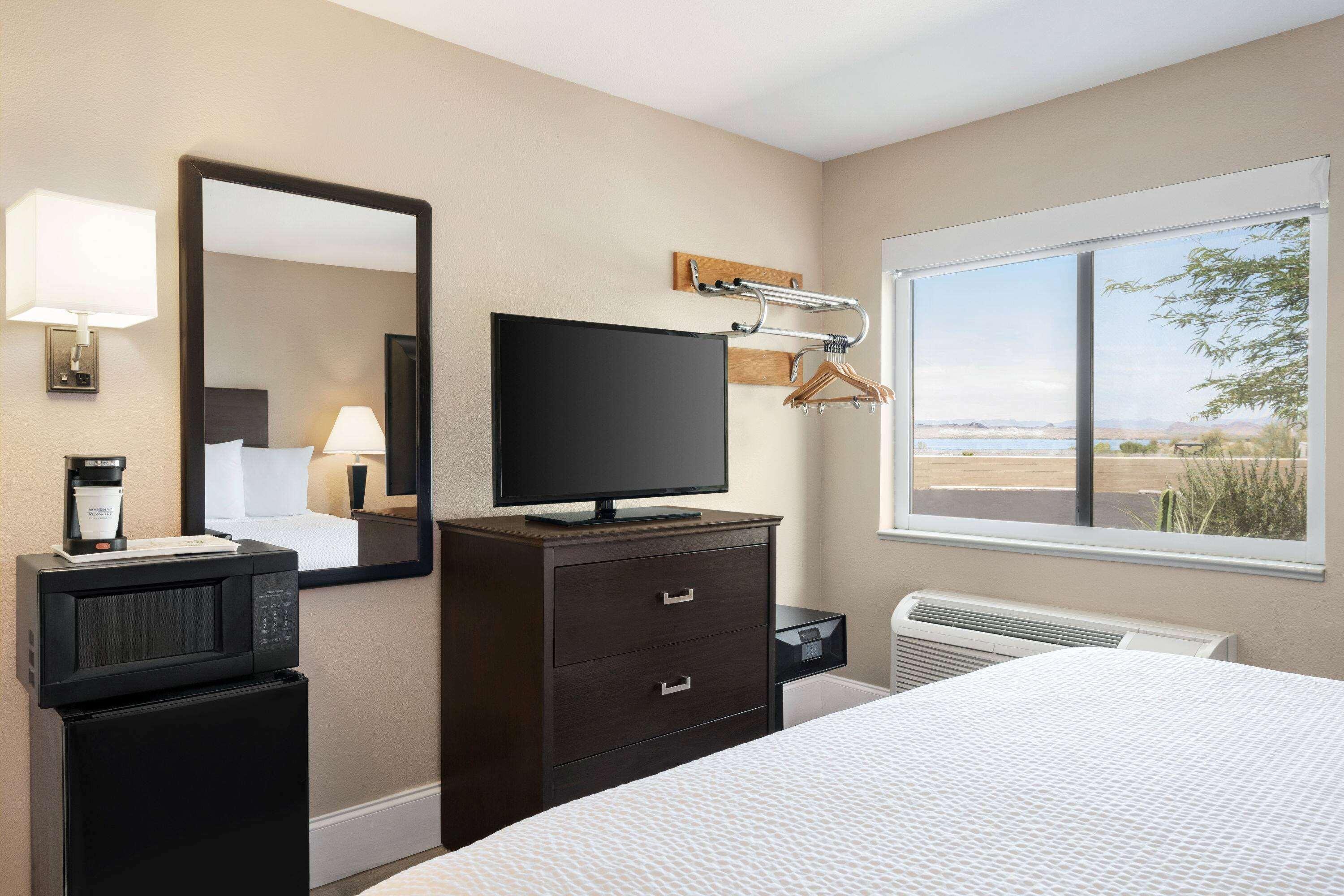 Travelodge By Wyndham Lake Havasu Lake Havasu City Exterior foto